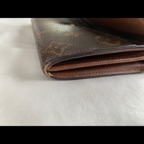 Authentic Louis Vuitton Wallet - Picture 7 of 9